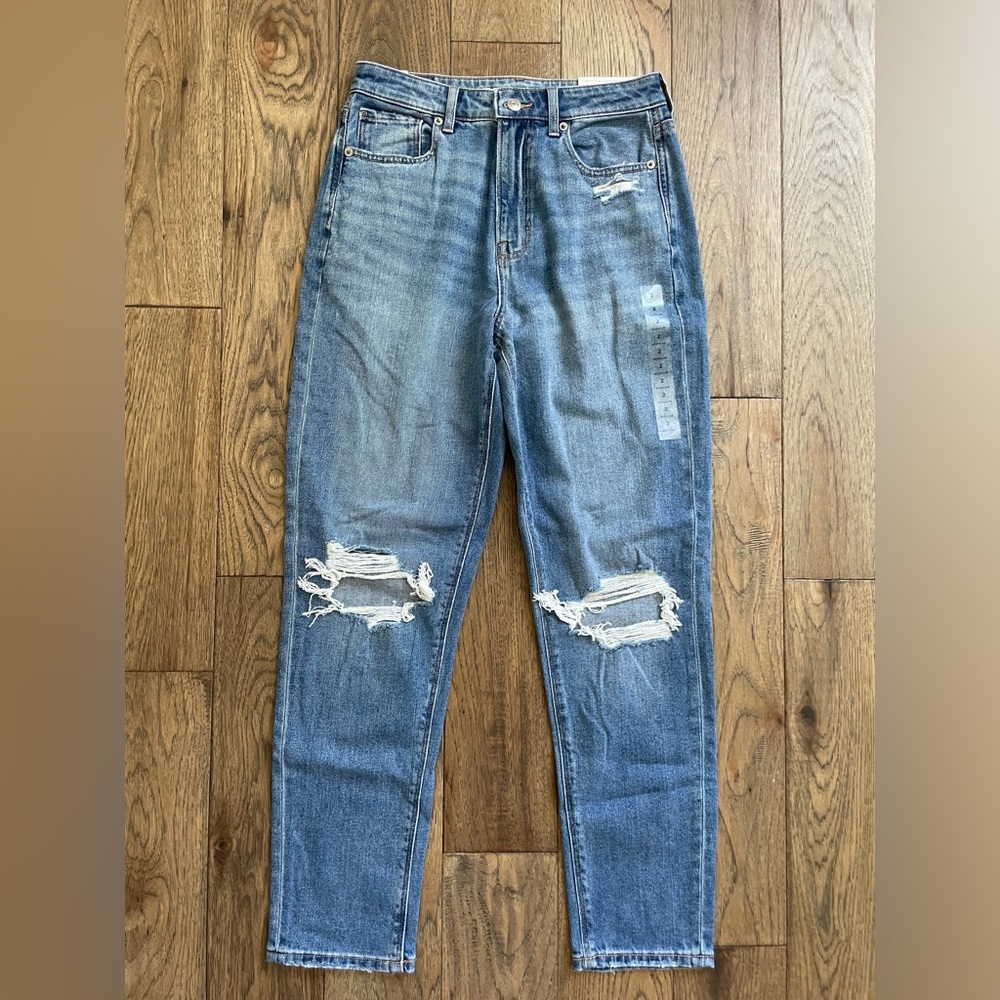 American Eagle Women’s Mom Jean